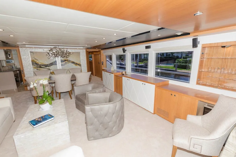 Johnson 93 Open Bridge, 2026 Johnson Yachts Open Flybridge with Hydraulic Platform, photo 3