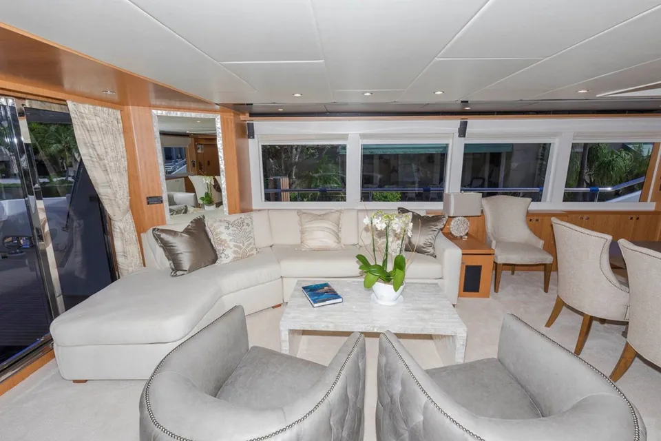 Johnson 93 Open Bridge, 2026 Johnson Yachts Open Flybridge with Hydraulic Platform, photo 6