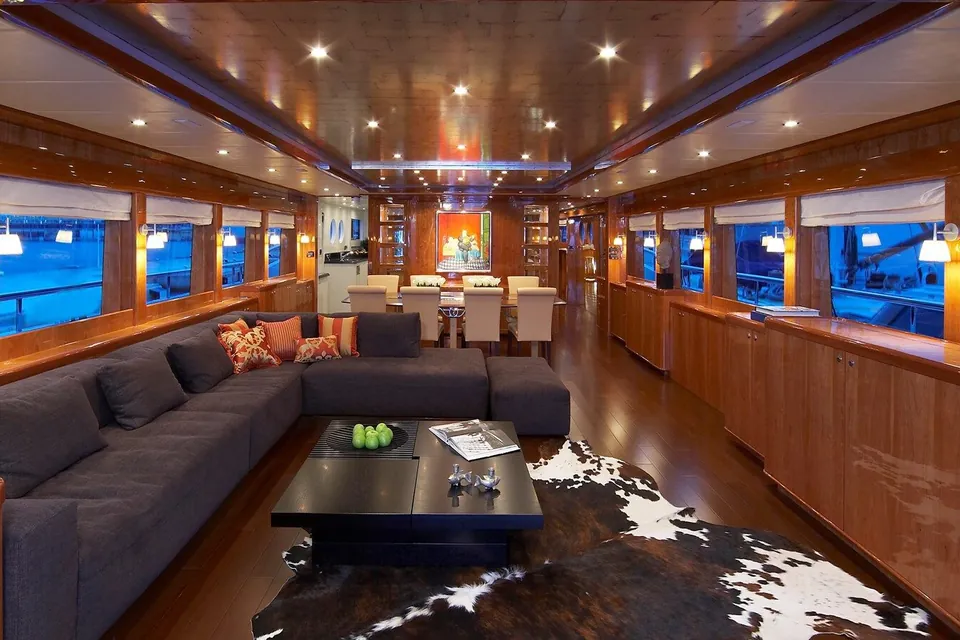 Johnson 110 Flybridge, 2026 Johnson Yachts RPH W/ON-DECK MASTER, photo 1