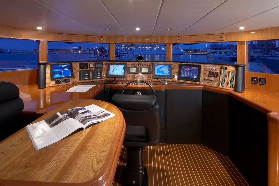 Johnson 110 Flybridge, 2026 Johnson Yachts RPH W/ON-DECK MASTER, photo 5
