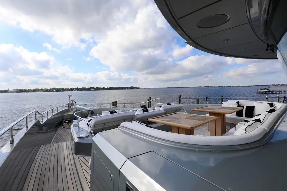 Sir Banyan, 2025 Majesty Yachts Majesty 120, photo 8