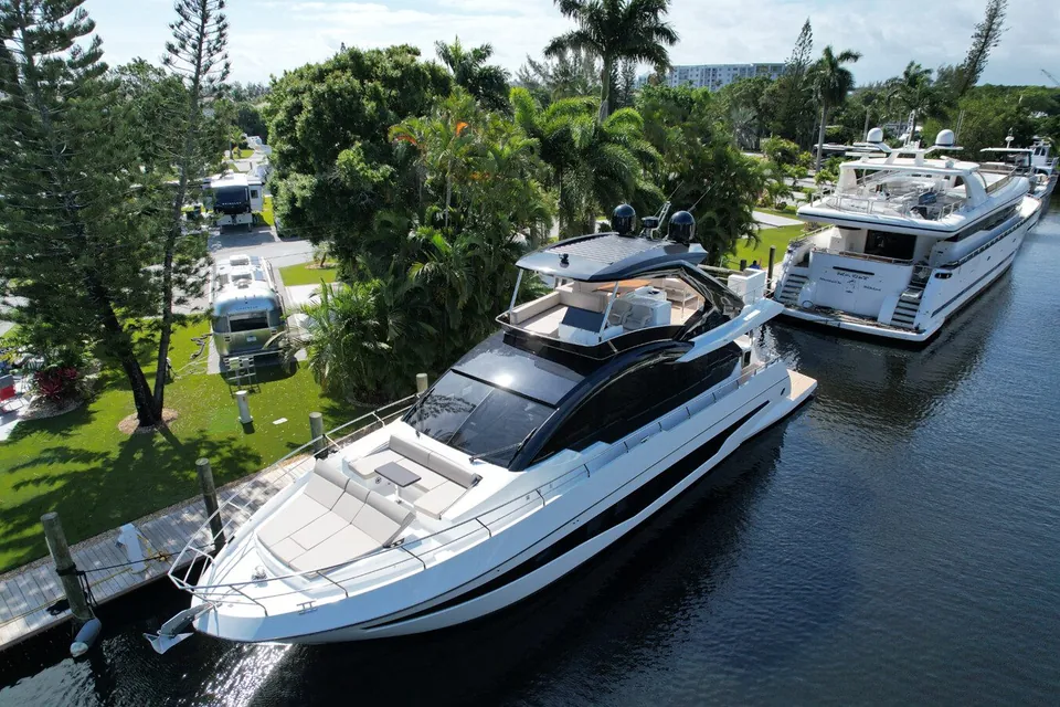 2024 Astondoa 66 Flybridge, photo 3
