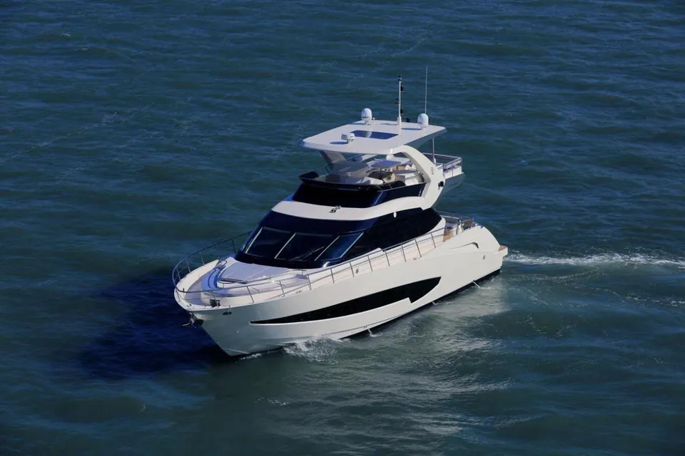 Aquitalia 68, 2023 Raffles AY68 Flybridge, photo 3