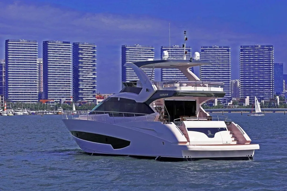 Aquitalia 68, 2023 Raffles AY68 Flybridge, photo 4
