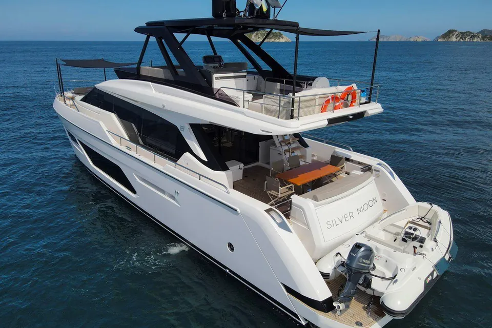 Silver Moon, 2023 Ferretti 720, photo 3