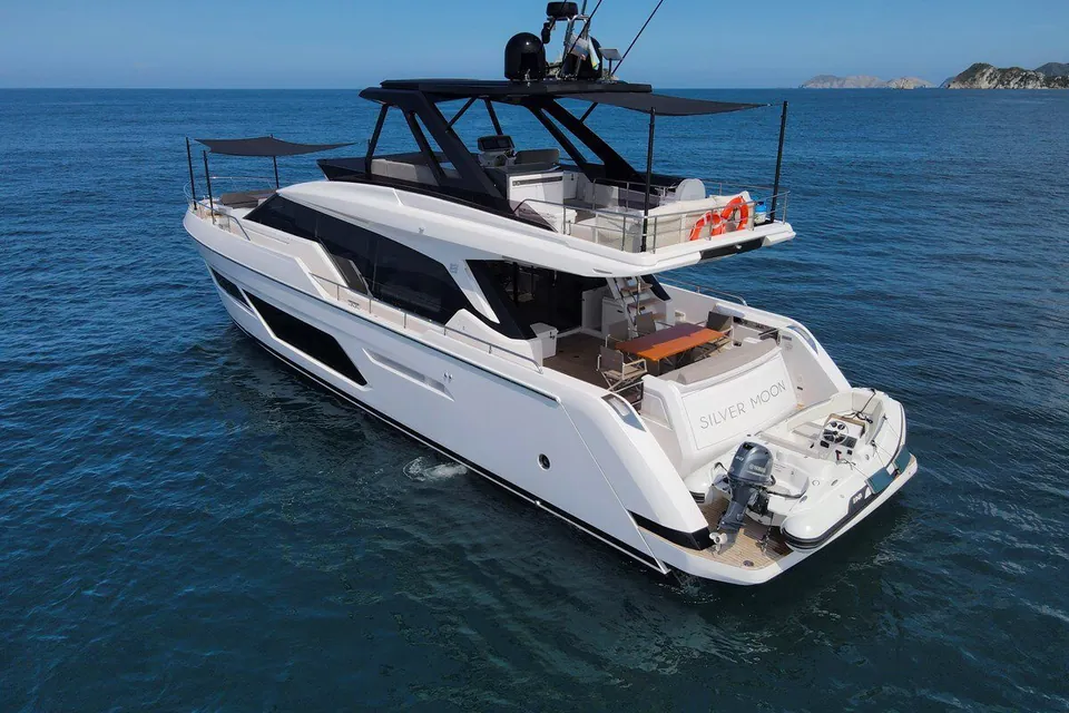 Silver Moon, 2023 Ferretti 720, photo 4