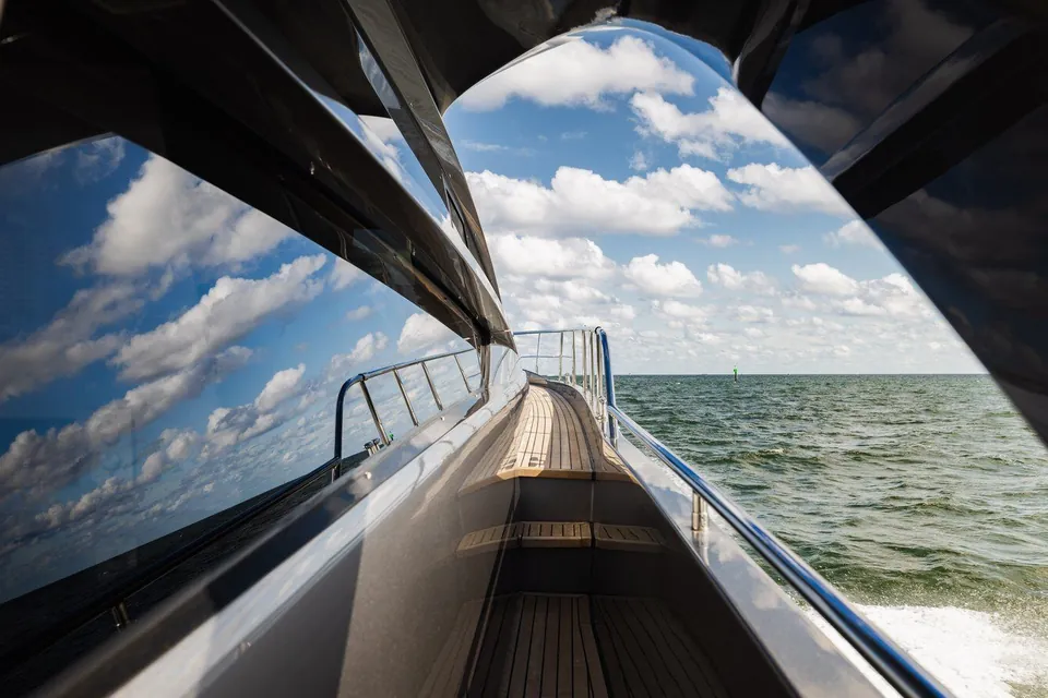 Unreel, 2023 Pershing 7X, photo 4