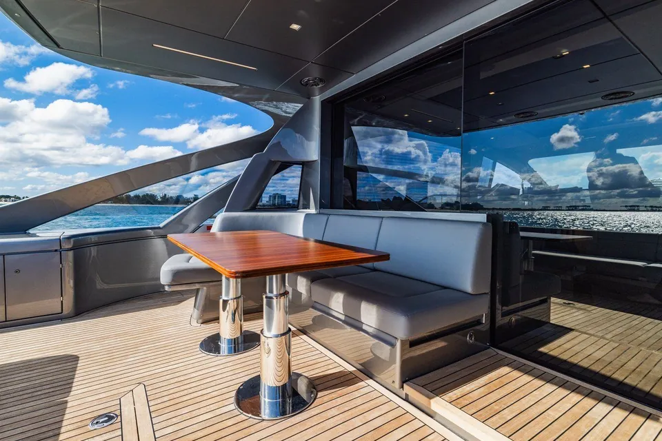 Unreel, 2023 Pershing 7X, photo 8