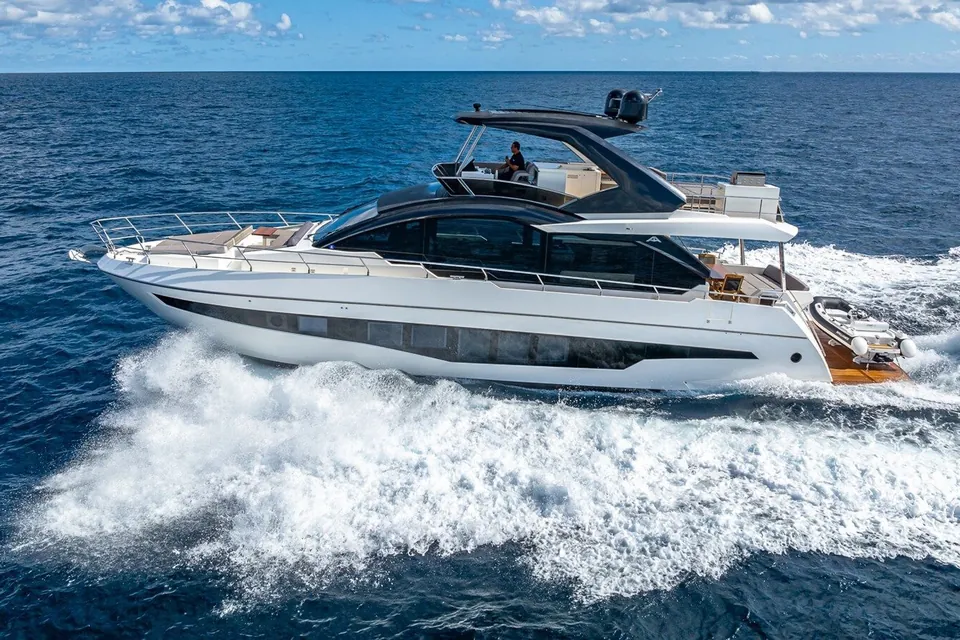 Isla Bonita, 2023 Astondoa 66 Flybridge, photo 2