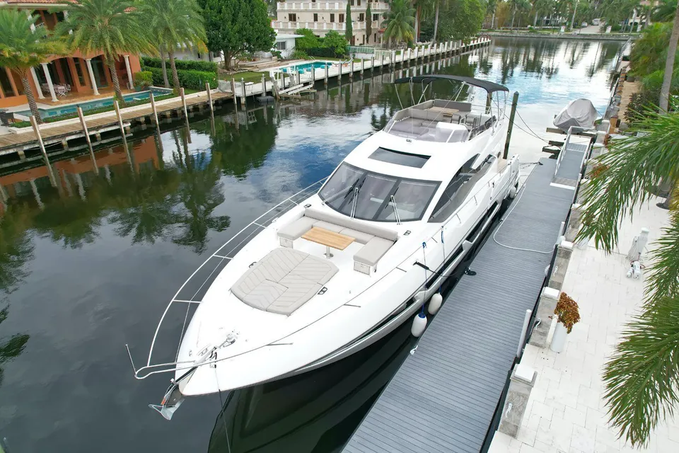 2022 Sunseeker 74 Sport Yacht, photo 2
