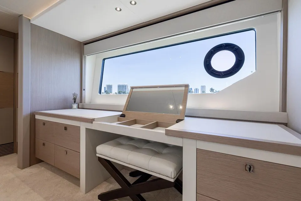 Milamo, 2022 Sunseeker 76 Yacht, photo 3