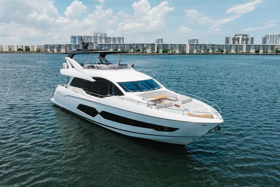 Milamo, 2022 Sunseeker 76 Yacht, photo 6