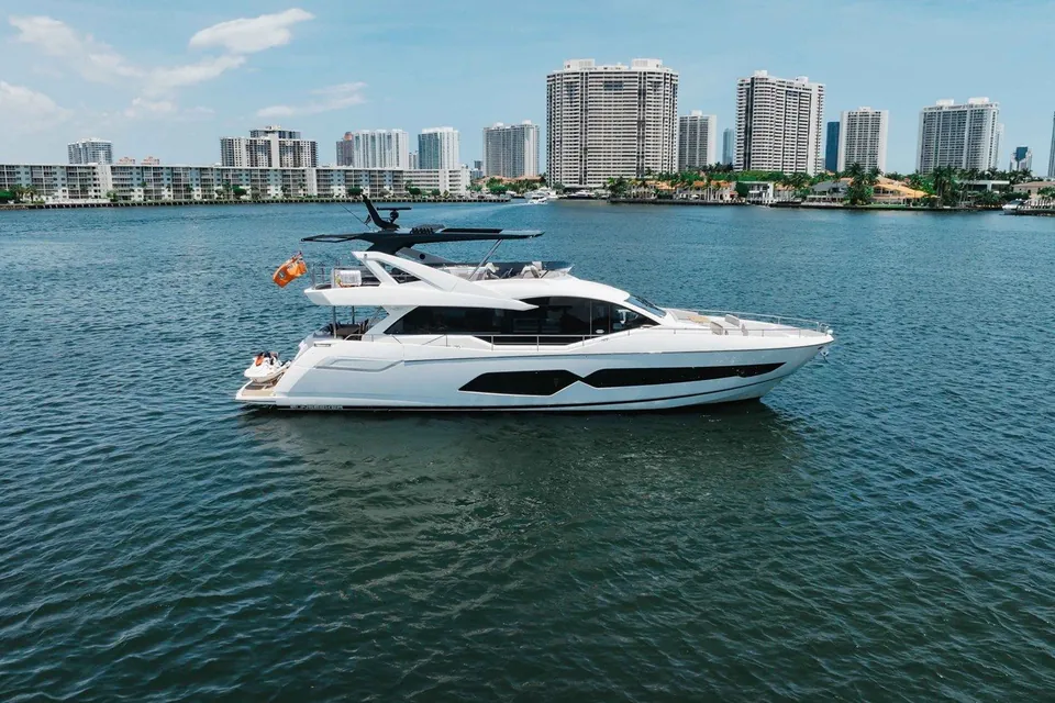 Milamo, 2022 Sunseeker 76 Yacht, photo 1