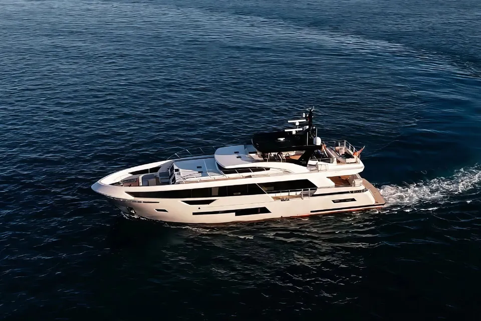 Papillon, 2022 Bering Yachts 92, photo 2