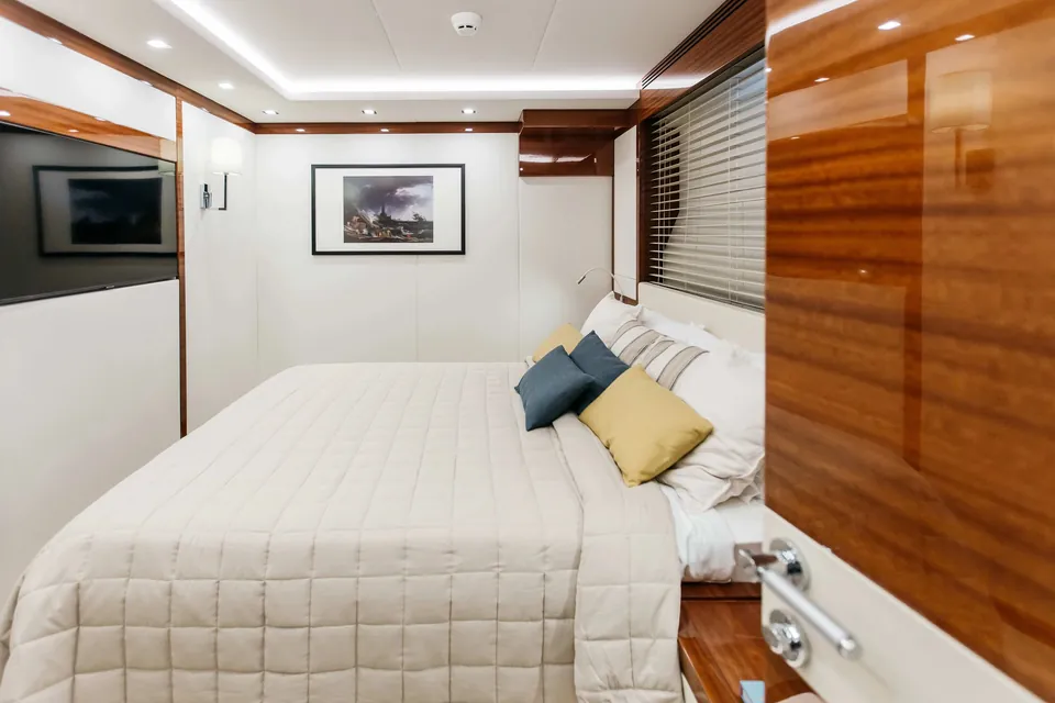 Papillon, 2022 Bering Yachts 92, photo 15