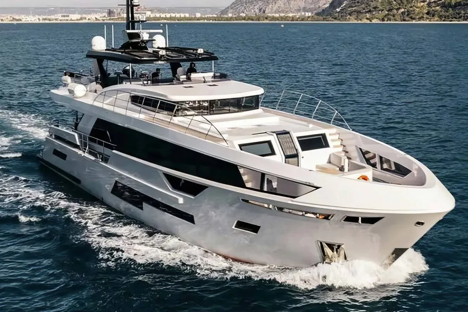 Papillon, 2022 Bering Yachts 92, photo 1