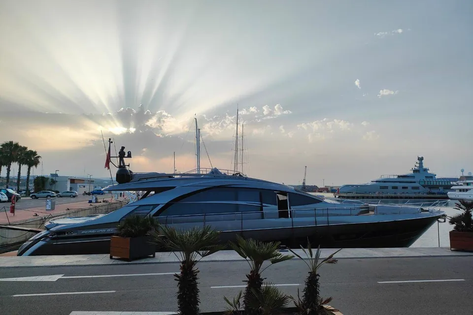 Silver Bullet, 2022 Pershing 8X, photo 1