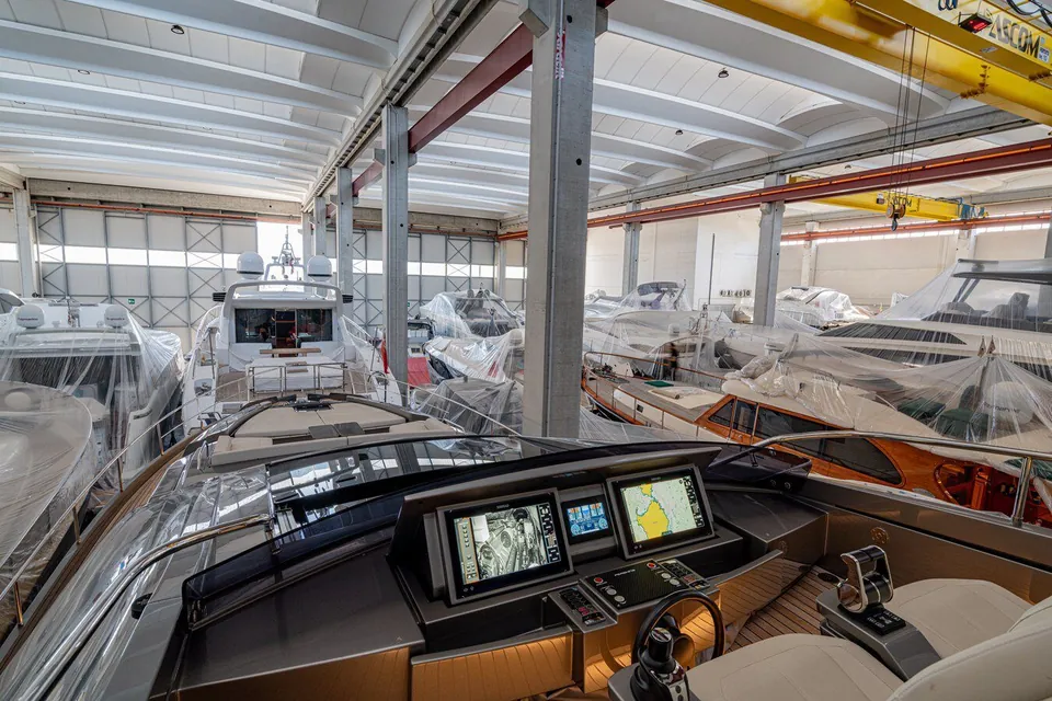 Silver Bullet, 2022 Pershing 8X, photo 9