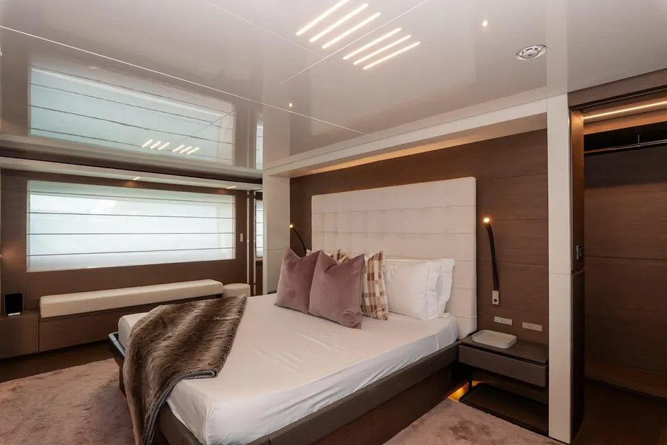 Willpower, 2018 Custom Line Navetta 37, photo 7