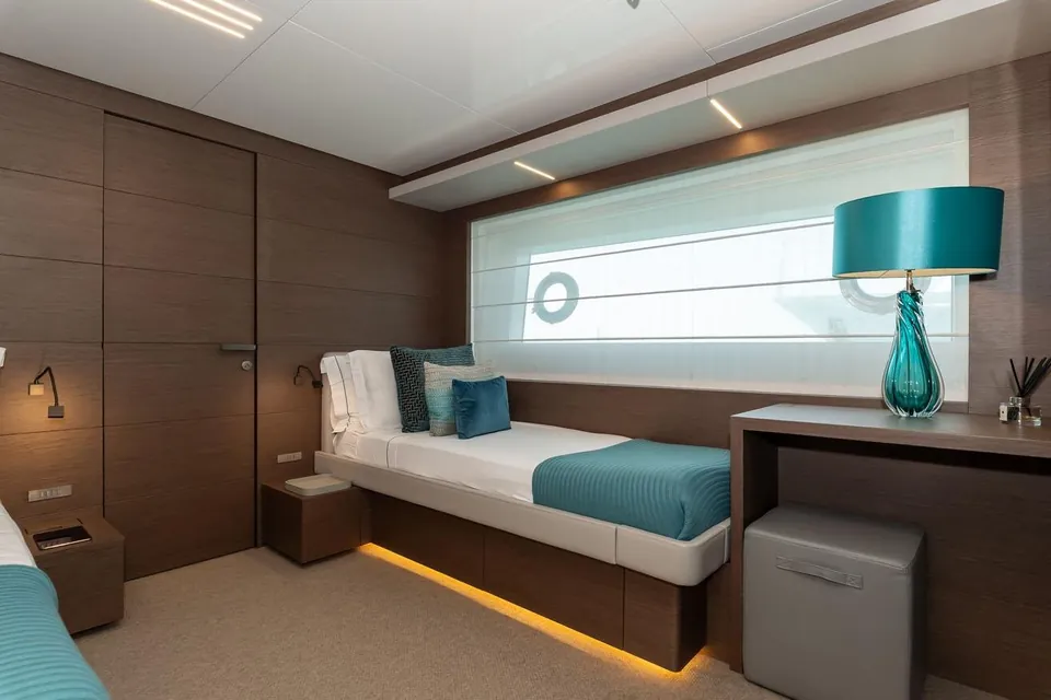 Willpower, 2018 Custom Line Navetta 37, photo 18