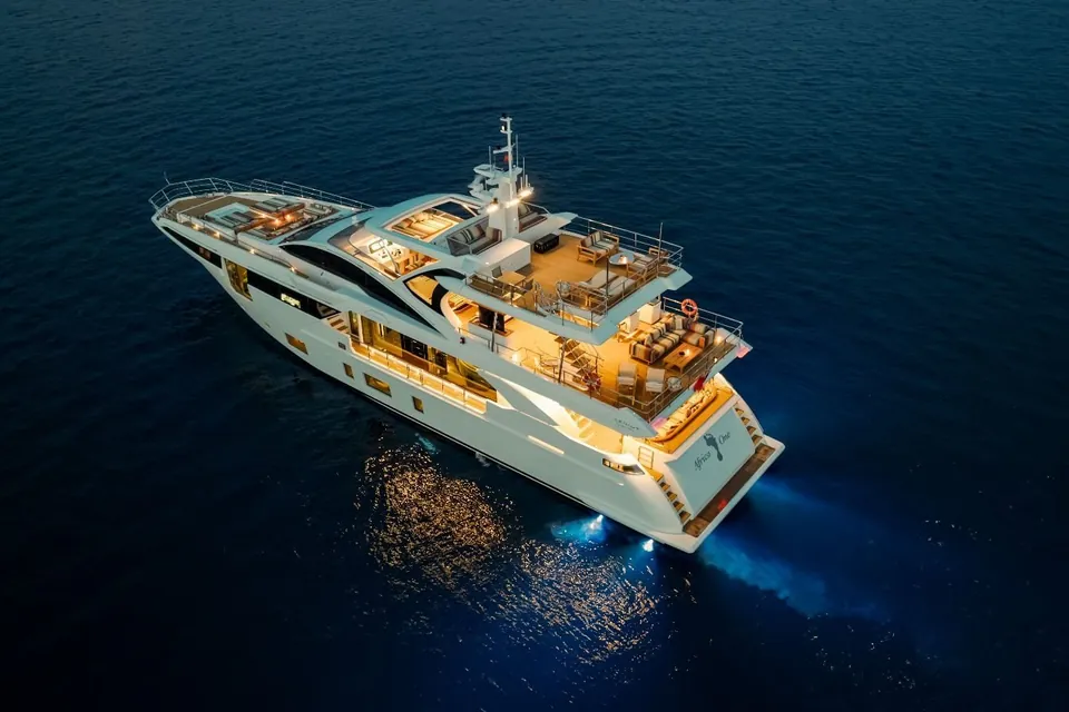 Africa One, 2021 Azimut Grande 35M, photo 3