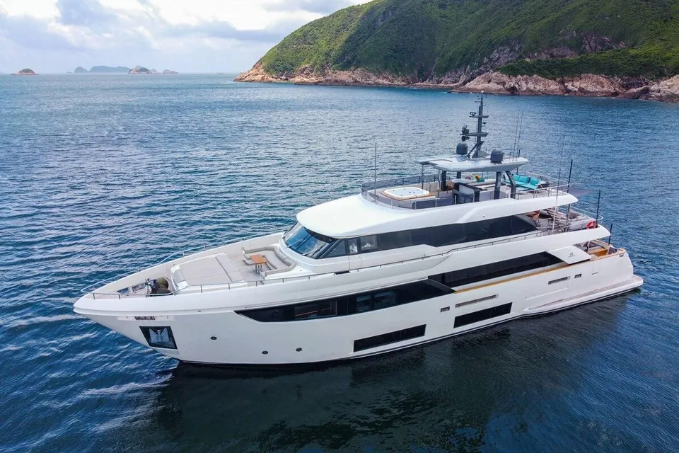 2019 Custom Line Navetta 33, photo 4