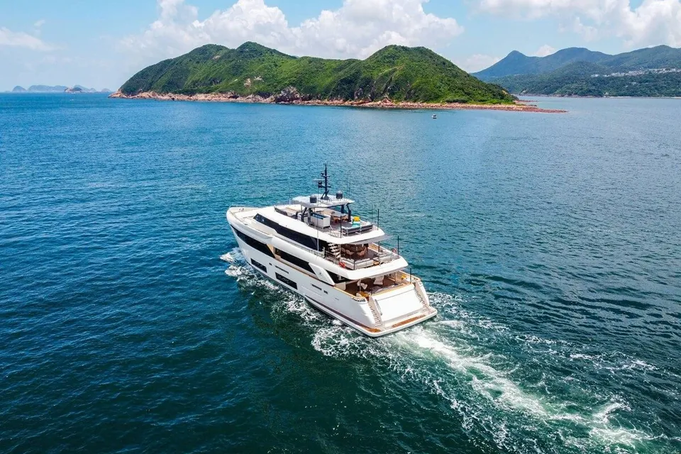 2019 Custom Line Navetta 33, photo 5