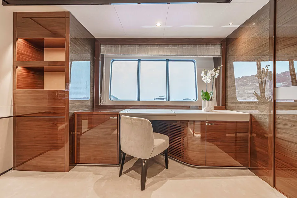 Avalon, 2018 Princess 35M, photo 8