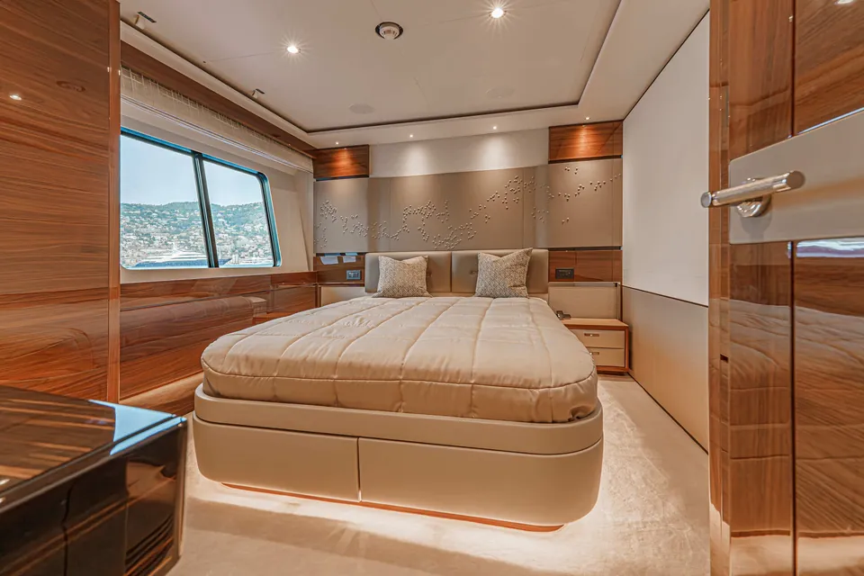 Avalon, 2018 Princess 35M, photo 11