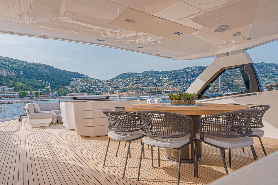 Avalon, 2018 Princess 35M, photo 3