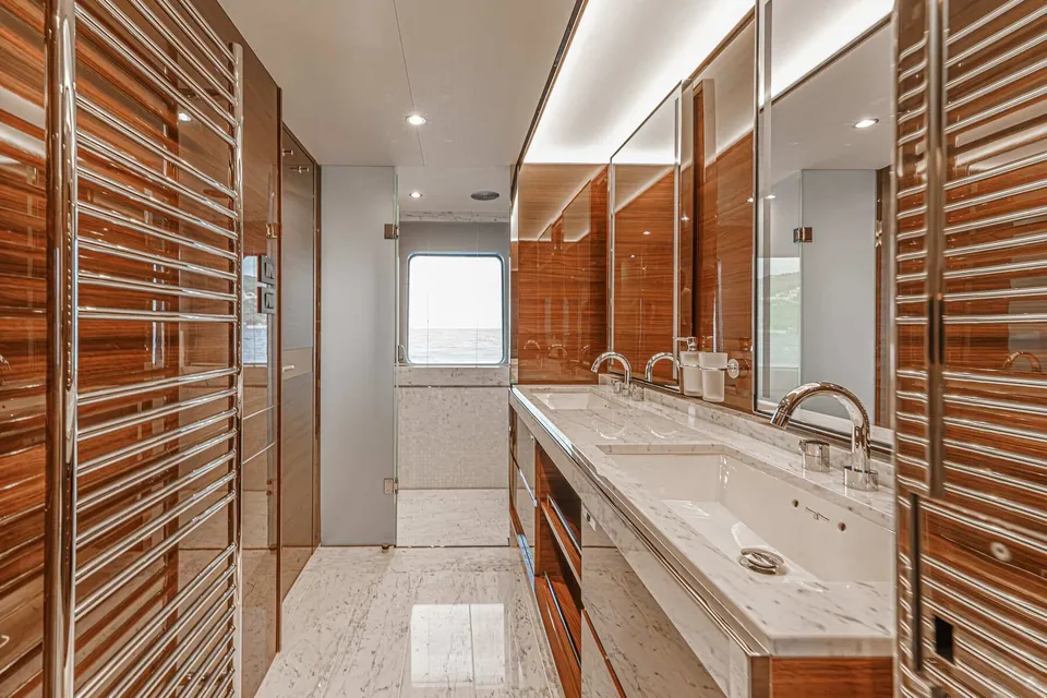 Avalon, 2018 Princess 35M, photo 38