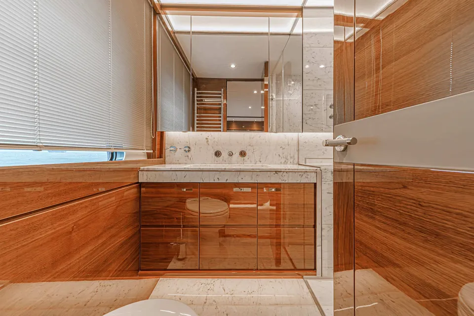 Avalon, 2018 Princess 35M, photo 68
