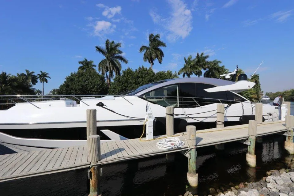 Hide Out, 2018 Sunseeker Predator, photo 4