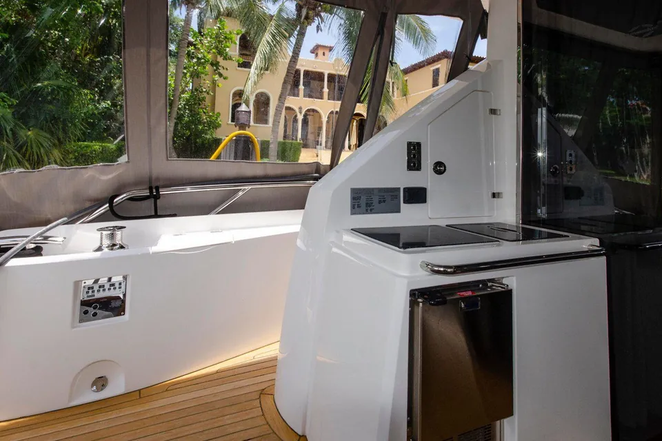 Second Thoughts, 2018 Sunseeker 75 Yacht, photo 5