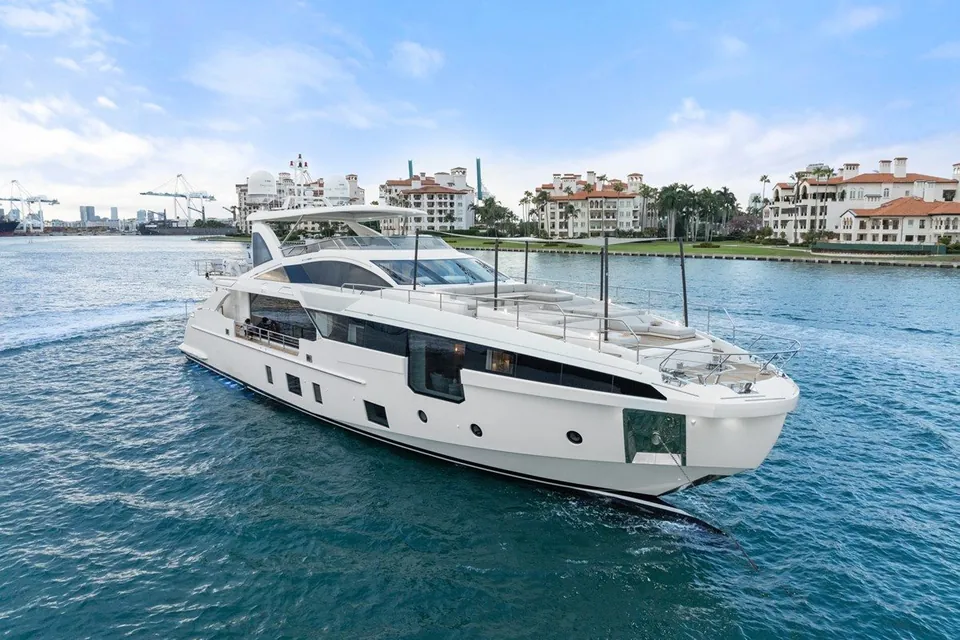Freedome, 2022 Azimut Grande 32M, photo 1