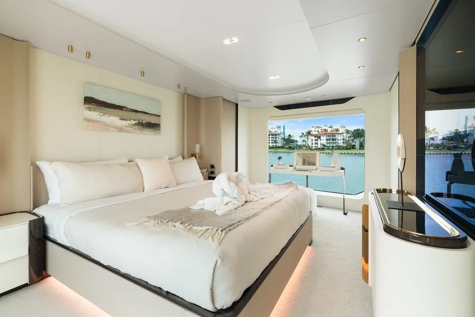 Freedome, 2022 Azimut Grande 32M, photo 4