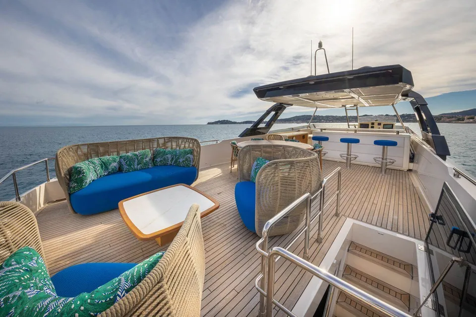 Cecilou, 2018 Cayman Yachts F920, photo 8