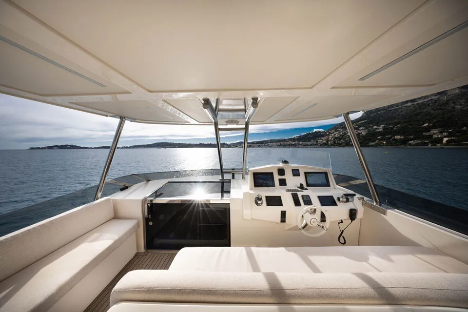 Cecilou, 2018 Cayman Yachts F920, photo 10