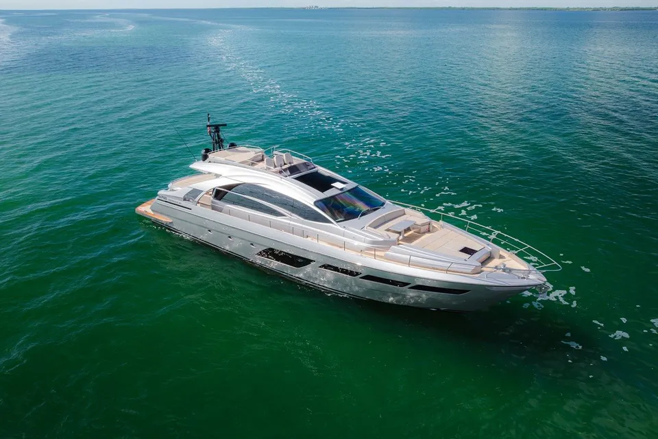 Nova, 2021 Pershing 8X, photo 8