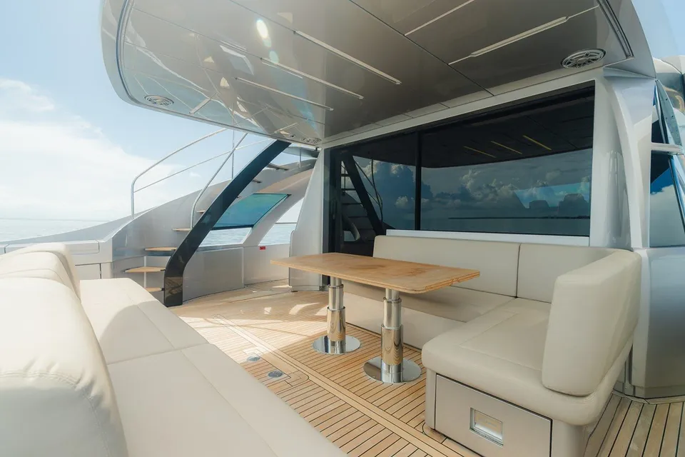 Nova, 2021 Pershing 8X, photo 12