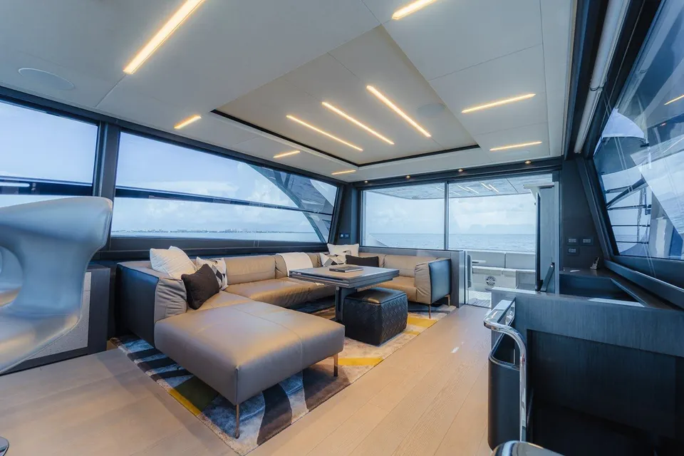 Nova, 2021 Pershing 8X, photo 14
