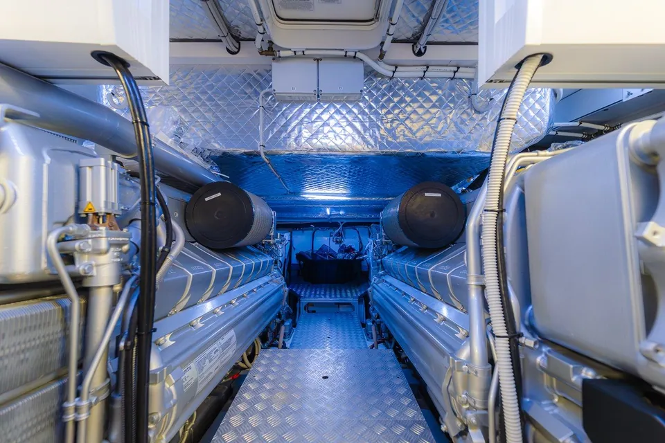 Nova, 2021 Pershing 8X, photo 33