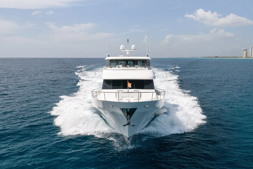 Aboat Time, 2018 Ocean Alexander 70E Flybridge, photo 2