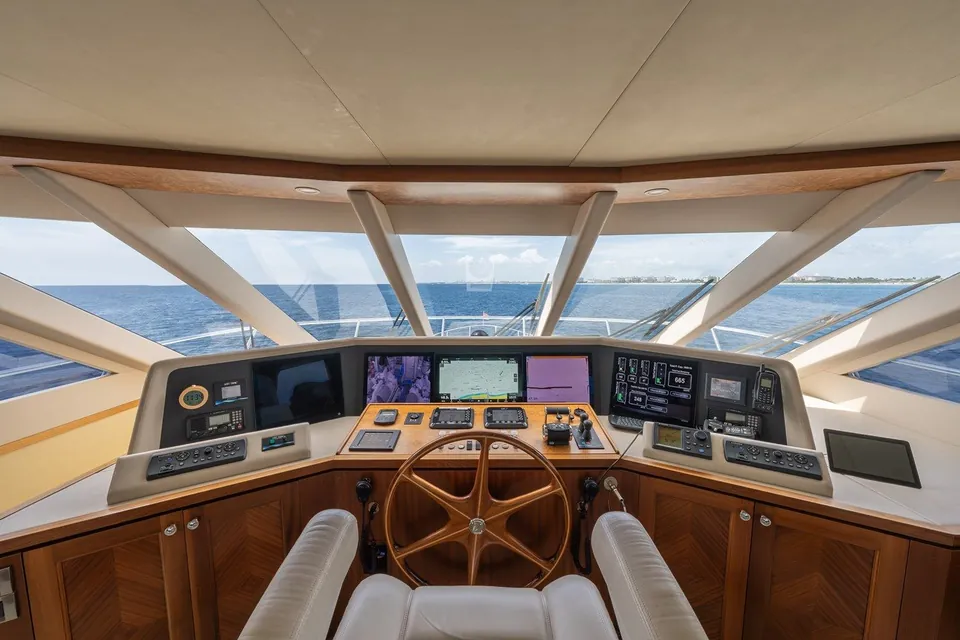 Aboat Time, 2018 Ocean Alexander 70E Flybridge, photo 7