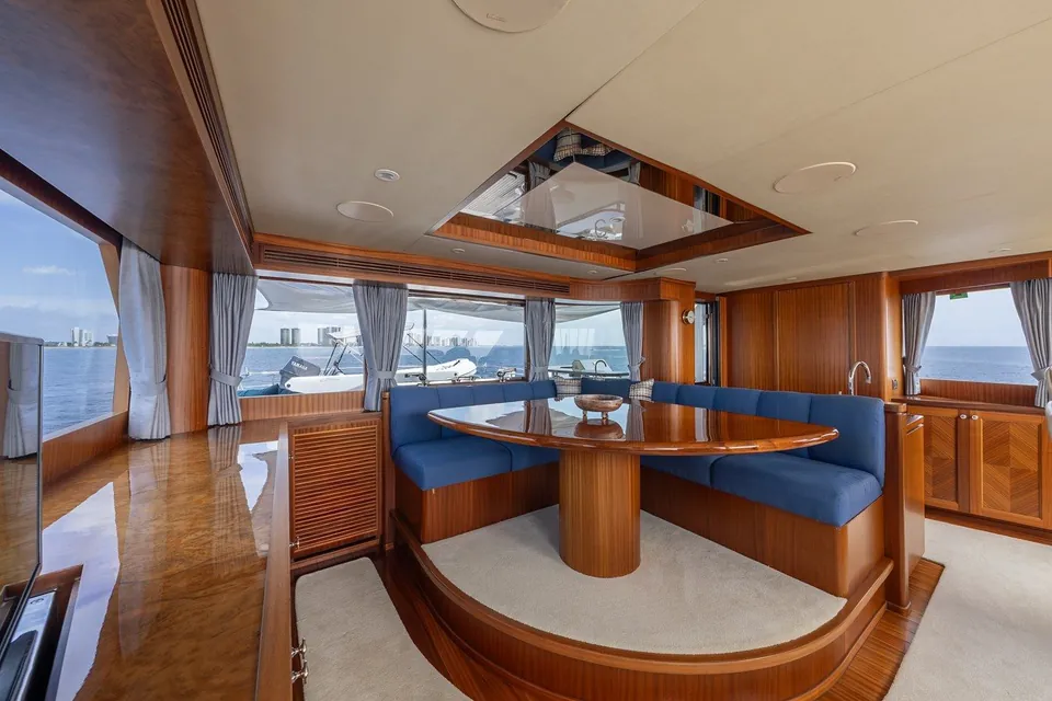 Aboat Time, 2018 Ocean Alexander 70E Flybridge, photo 10