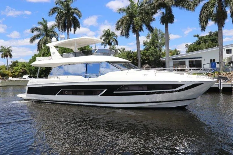 Breathe Easy, 2017 Prestige Yachts Motoryacht, photo 1
