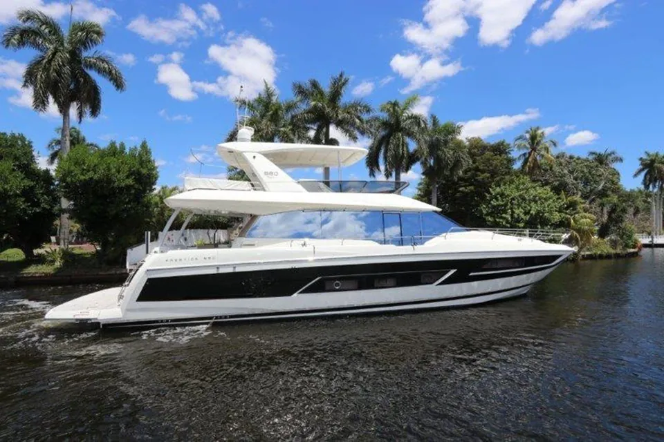 Breathe Easy, 2017 Prestige Yachts Motoryacht, photo 3