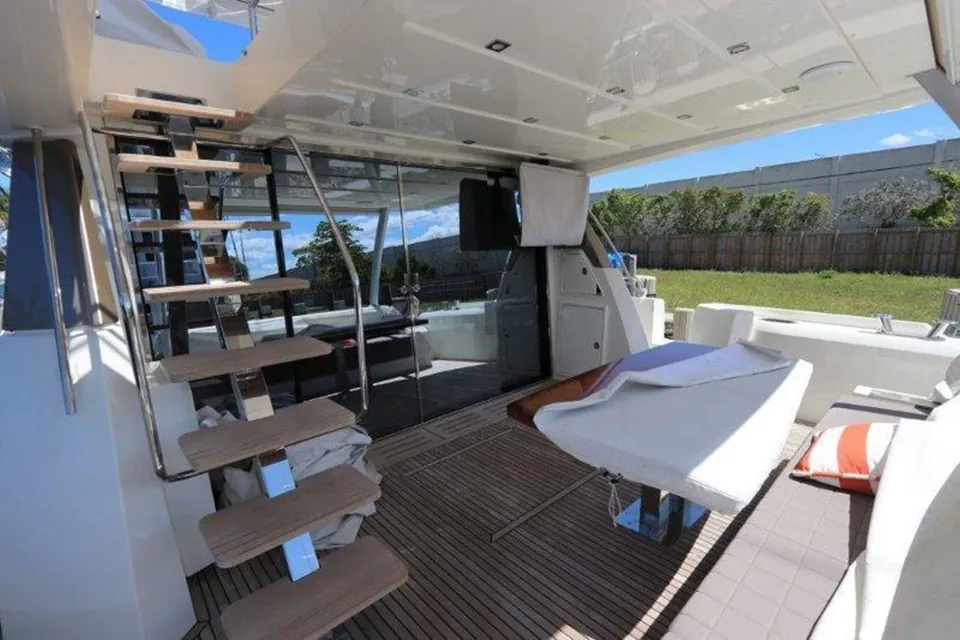 Breathe Easy, 2017 Prestige Yachts Motoryacht, photo 6