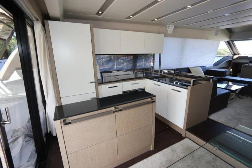 Breathe Easy, 2017 Prestige Yachts Motoryacht, photo 8