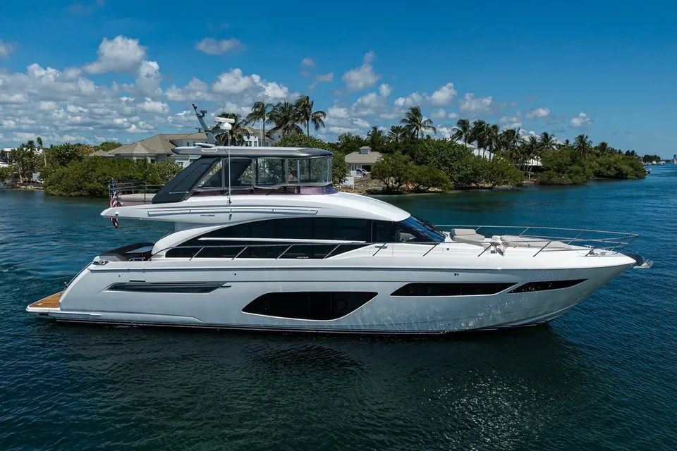Miss Amy, 2020 Princess F70, photo 1